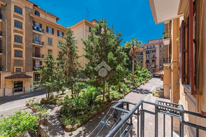 Appartamento con 5 locali in vendita in Via Tagliamento, Roma