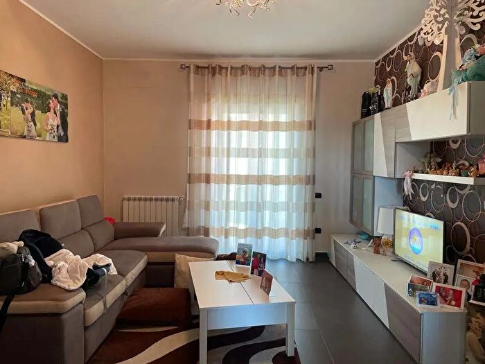 Appartamento con 5 locali in vendita in Via della Maddalena, Mondragone