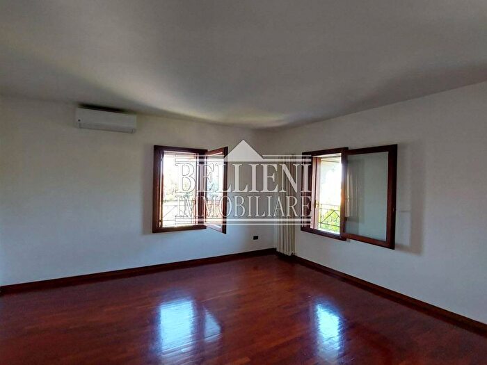 Appartamento quadrilocale in affitto in Via Maganza, Gogna, Vicenza