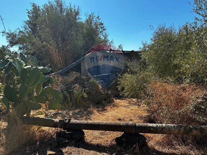 Casa con 8 locali in vendita in Via SantAntonio Romito Sn, Misterbianco