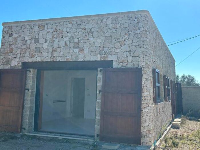 Casa con 5 locali in vendita in Strada Comunale Nuova di Novaglie, Corsano
