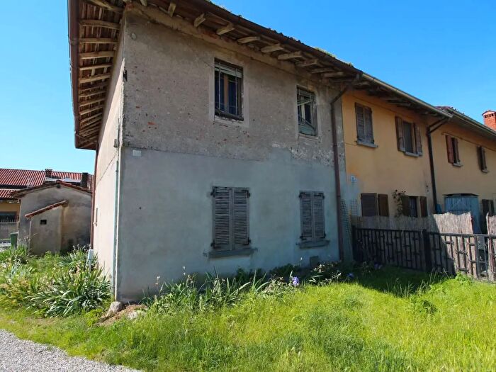 Appartamento trilocale in vendita in Piazza Caprara, Cassano D'Adda