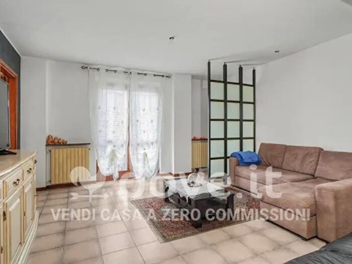 Appartamento trilocale in vendita in Via Borgosale, Ranica