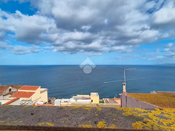 Casa con 5 locali in vendita in Piazza La Rosa, Castelsardo