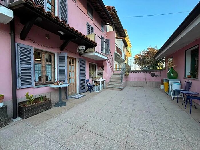 Casa con 5 locali in vendita in Via Bella Caterina, Rocchetta Tanaro