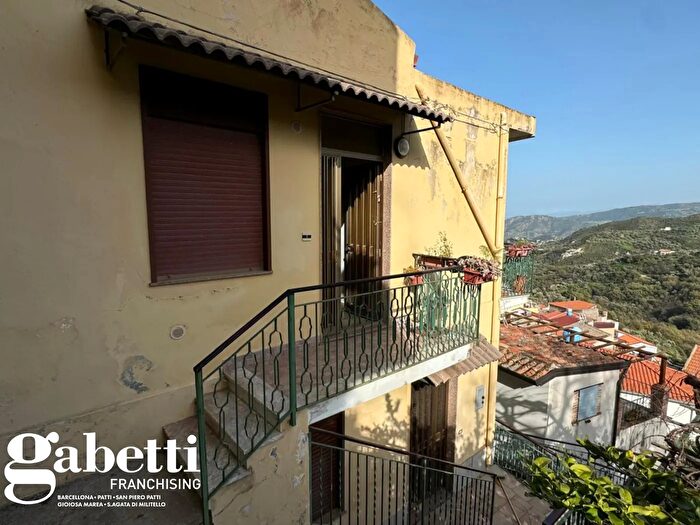 Casa con 6 locali in vendita in Via Sotto San Sebastiano, Montagnareale