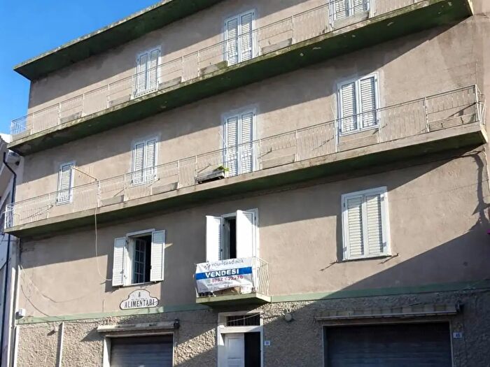 Casa con 8 locali in vendita in Via Vittorio Emanuele, Triei