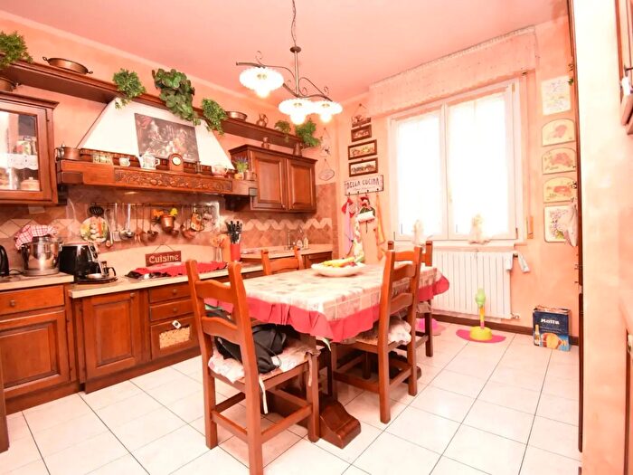 Appartamento con 7 locali in vendita in Via XXV Aprile, Salsomaggiore Terme