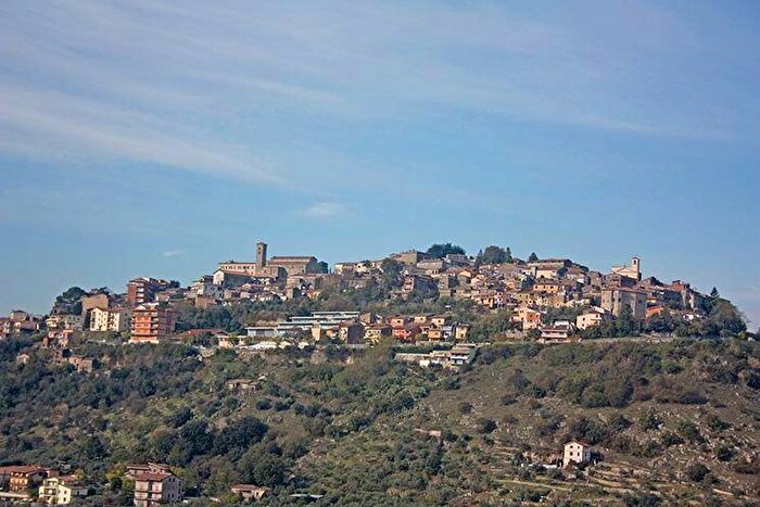 Appartamento trilocale in affitto in Via Consolare, Centro, Ferentino
