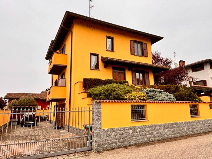 Case in Vendita e in Affitto - 2