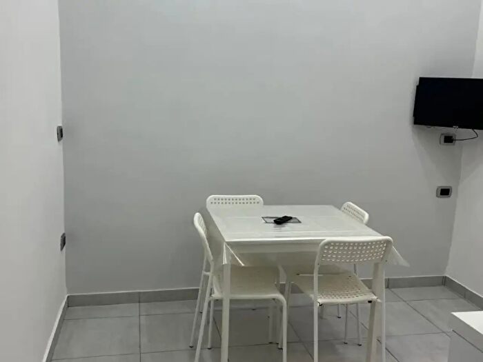 Appartamento bilocale in affitto in Via Padre Ludovico da Casoria, Napoli