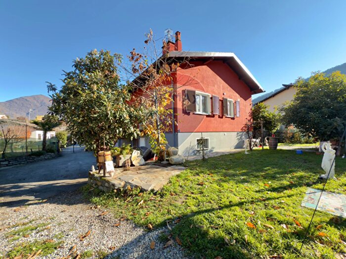 Casa con 6 locali in vendita in Cannobio