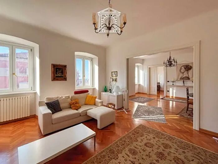 Appartamento trilocale in vendita in Via Udine, Trieste