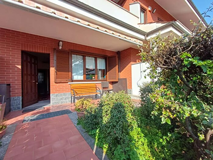 Casa con 7 locali in vendita in Via Pavese, Cirie