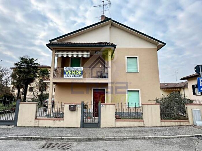 Appartamento trilocale in vendita in Via Silvio Pellico, Pizzighettone