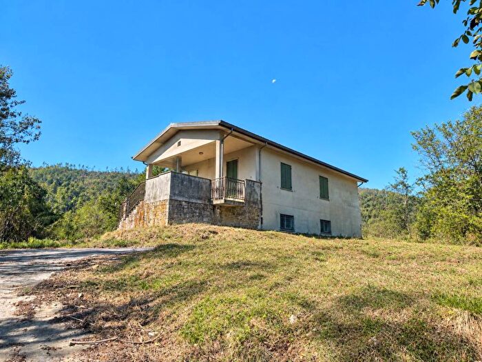 Casa con 6 locali in vendita in Via Graveglia, Valgraveglia, Riccò del Golfo di Spezia