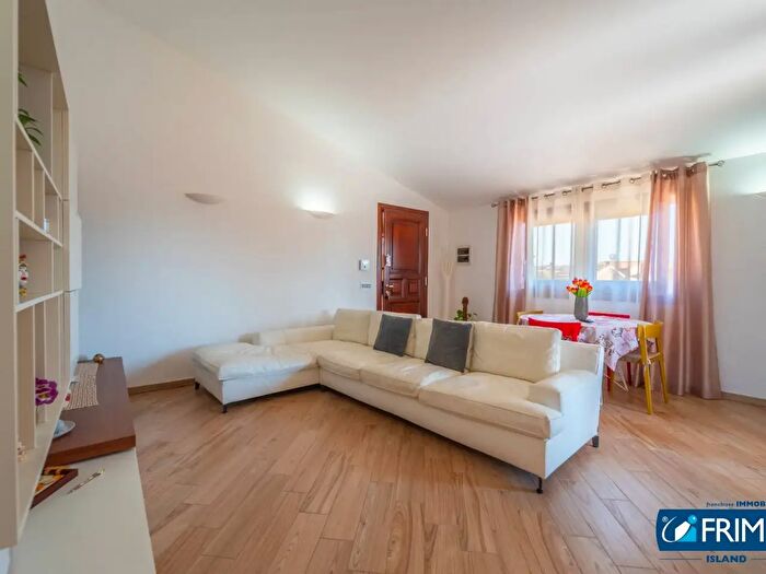 Appartamento trilocale in vendita in Via dei Girasoli, Olbia