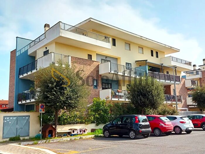 Appartamento quadrilocale in affitto in Via Rocce Anzini, Fiumicino