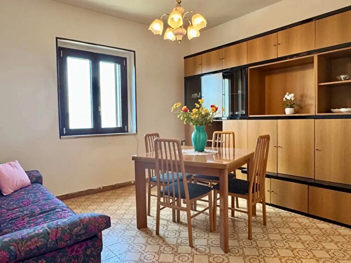 Appartamento trilocale in vendita in Aprigliano