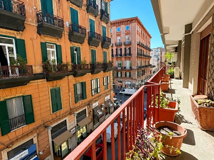Appartamento quadrilocale in vendita in Via Michele Kerbaker, Napoli