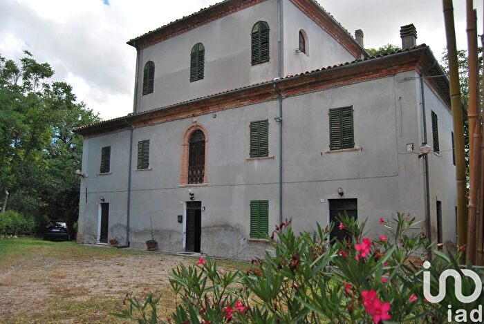 Casa con 20 locali in vendita in Via Fornaci, Urbino