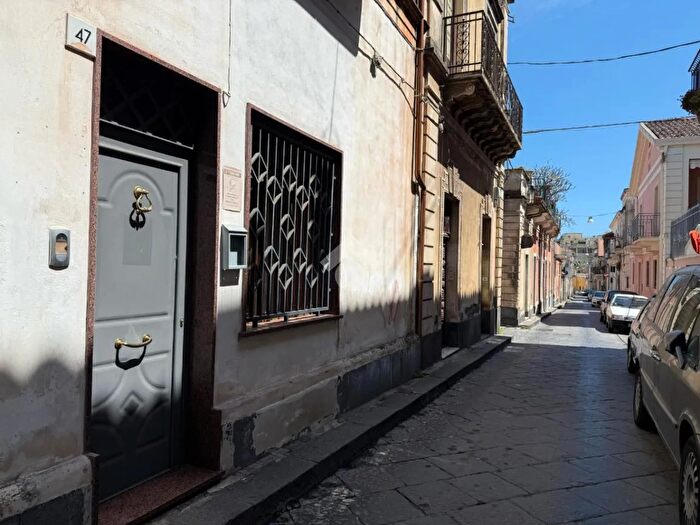 Casa trilocale in vendita in Via Generale Cascino, Riposto