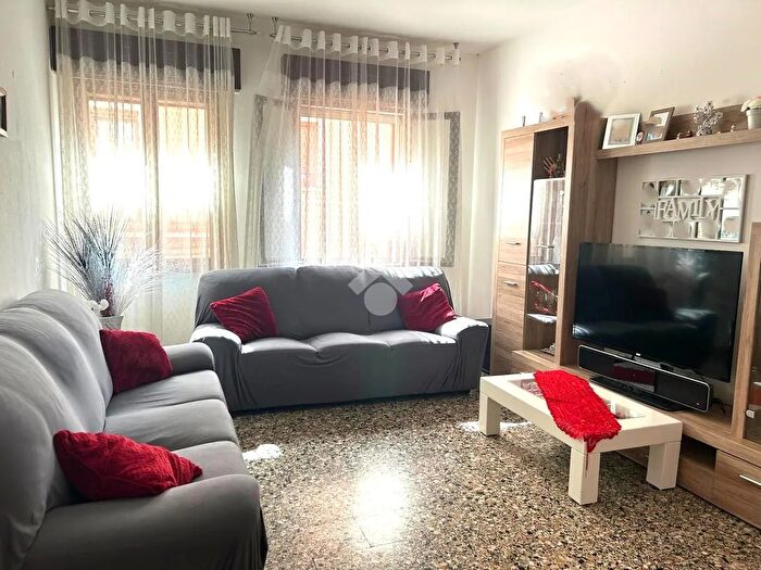 Appartamento quadrilocale in vendita in Via del Mercato, Pavullo Nel Frignano