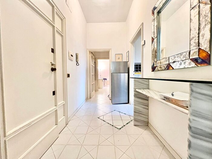 Appartamento trilocale in vendita in Porta Ovile, Siena