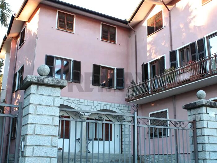 Appartamento trilocale in vendita in Via Strigini, Ameno