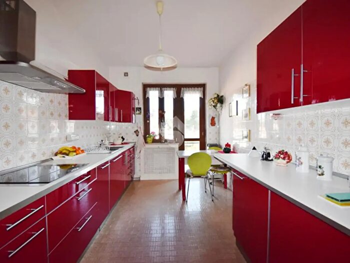 Appartamento con 5 locali in vendita in Via Chiapussone, Ivrea