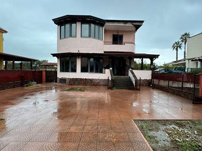 Casa con 6 locali in affitto in Via Vicinale Festinese, Licola Paese, Giugliano in Campania