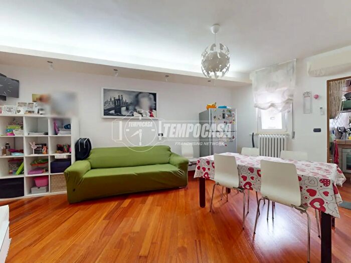 Appartamento trilocale in vendita in Via Corsocavallo, Acquaviva Delle Fonti