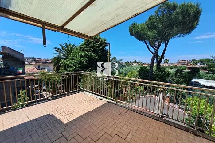 Appartamento quadrilocale in vendita in Via Portigliola RomaMorena, Roma