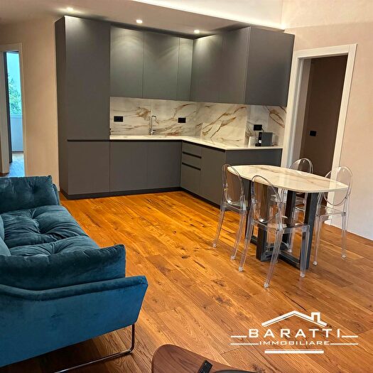 Appartamento con 5 locali in vendita in Verona