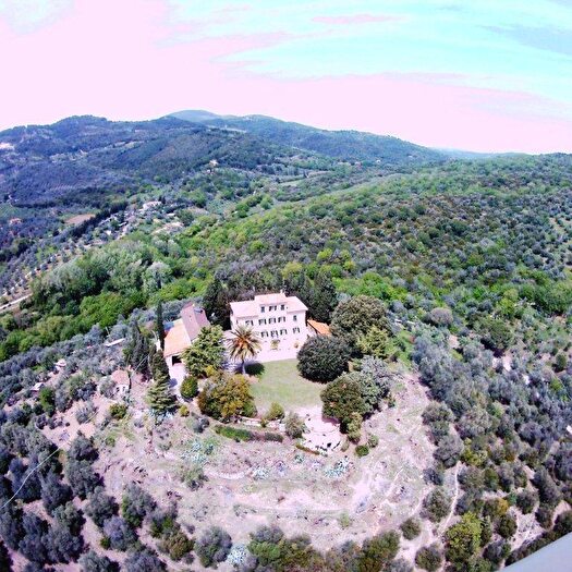 Casa con 17 locali in vendita in Campiglia Marittima
