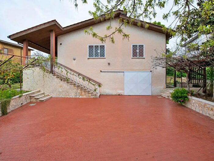 Appartamento quadrilocale in vendita in Via Alessandro Scarlatti, Cerveteri