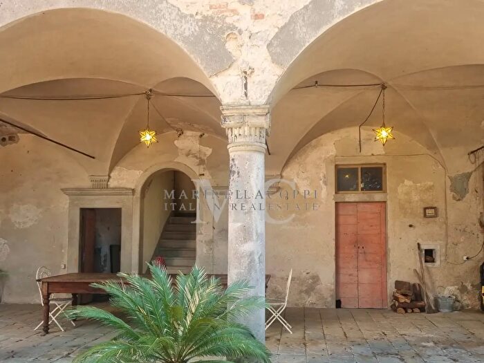 Casa con 20 locali in vendita in Rignano SullArno