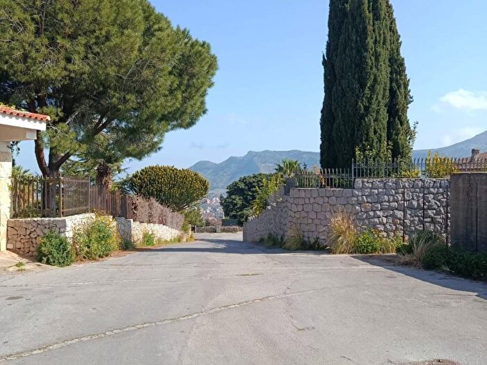 Casa trilocale in affitto in Via Ignazio Gioè, Inserra, Palermo