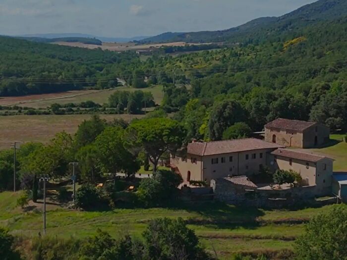Casa con 11 locali in vendita in Strada Provinciale, Sovicille