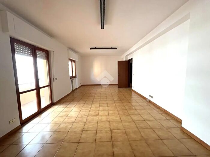 Appartamento trilocale in vendita in Via Francesco Massara, Catanzaro