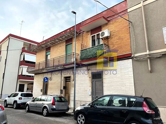 Appartamento quadrilocale in vendita in Via Aosta, Brindisi