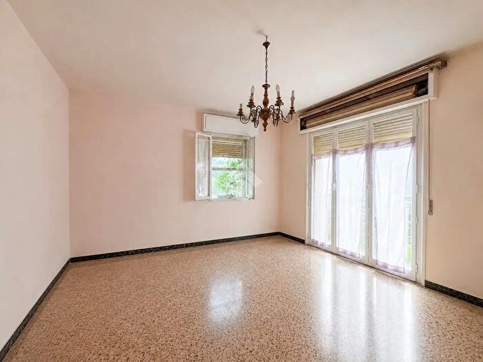 Appartamento trilocale in vendita in Via Firenze, Pontedera