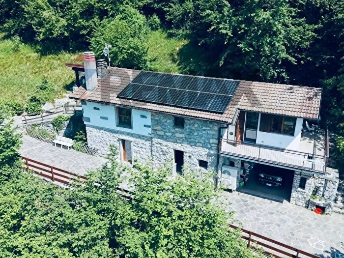 Casa trilocale in vendita in Alta Valle Intelvi