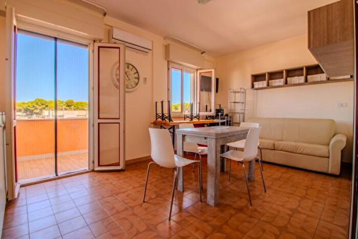 Appartamento bilocale in vendita in Via dei Gigli, Lesina