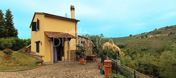 Casa quadrilocale in vendita in Vinci