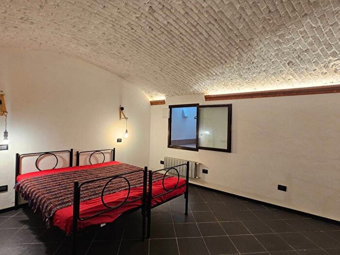 Appartamento trilocale in affitto in Via Pietro Custodi, Corso San Gottardo, Milano
