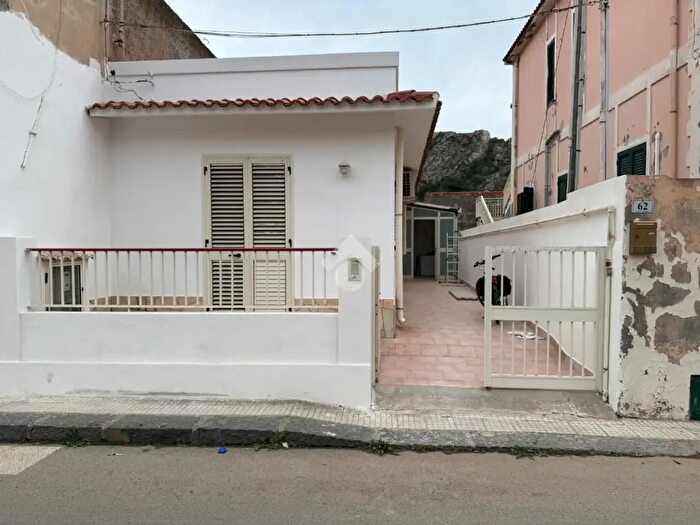 Casa trilocale in vendita in Via Grotta Polifemo, Milazzo
