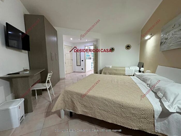 Appartamento con 5 locali in vendita in Via Archimede Terrasini Pa Italia, Terrasini