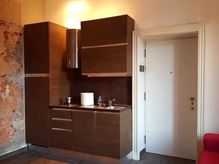 Appartamento bilocale in affitto in Via Angelo della Pergola, Isola, Milano