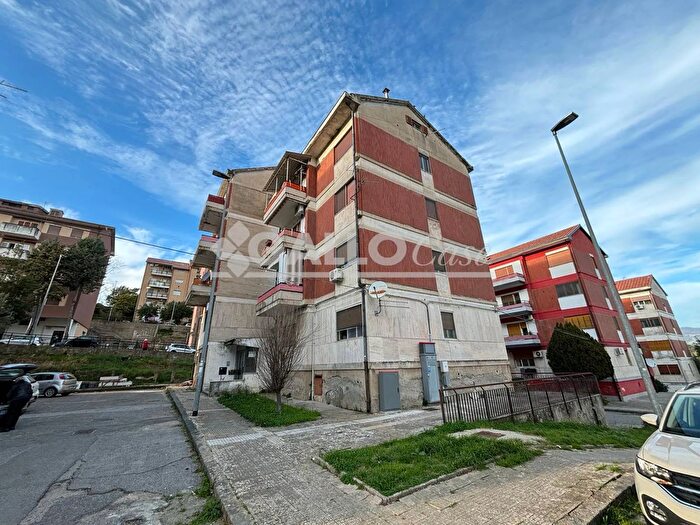 Appartamento trilocale in vendita in Largo Anna Lucente Cosenza, Cosenza